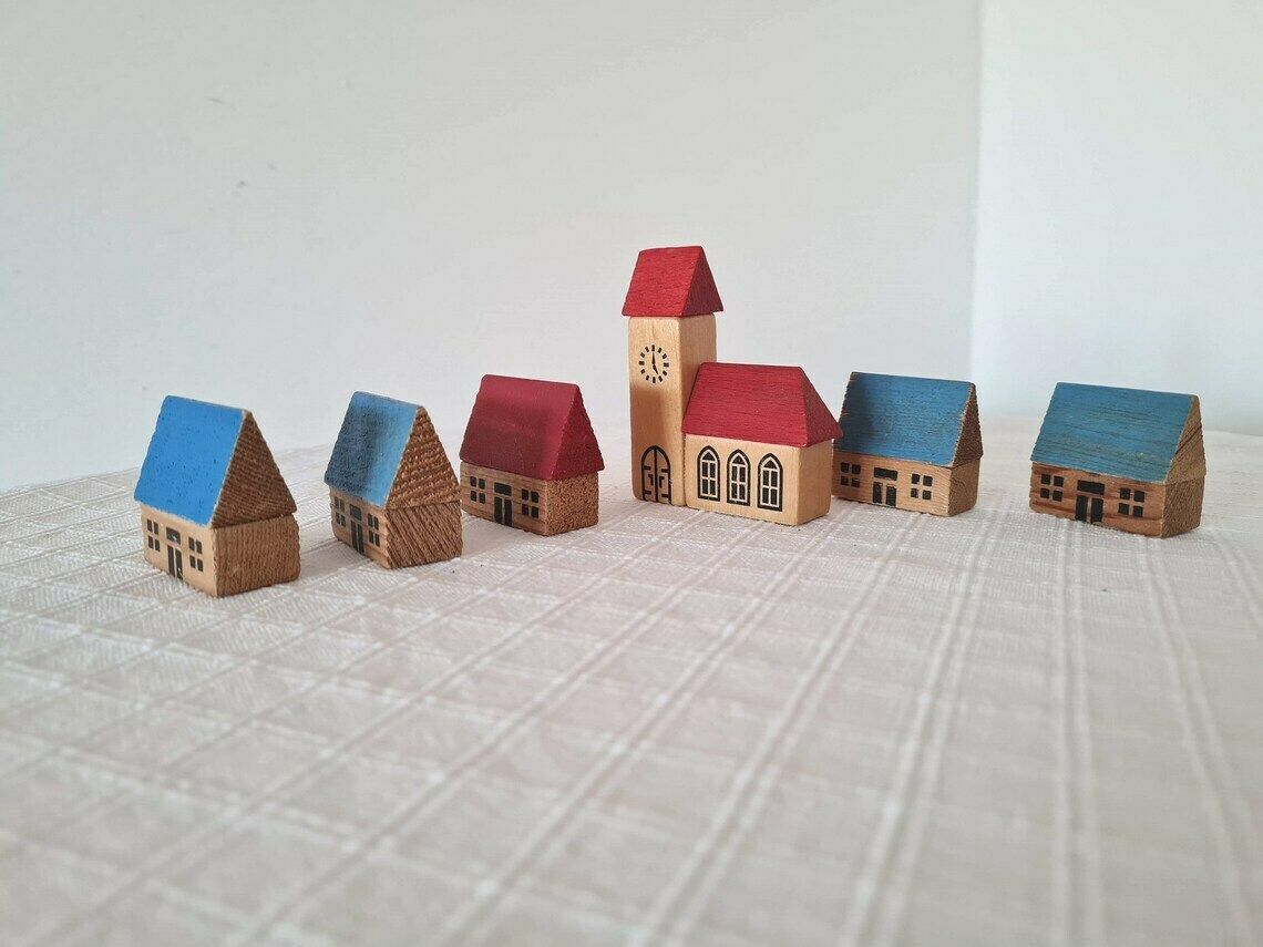 photo furniture Vintage Erzgebirge Houten Putz Huisjes, Handgeschilderd, Set Van 6 Stuks