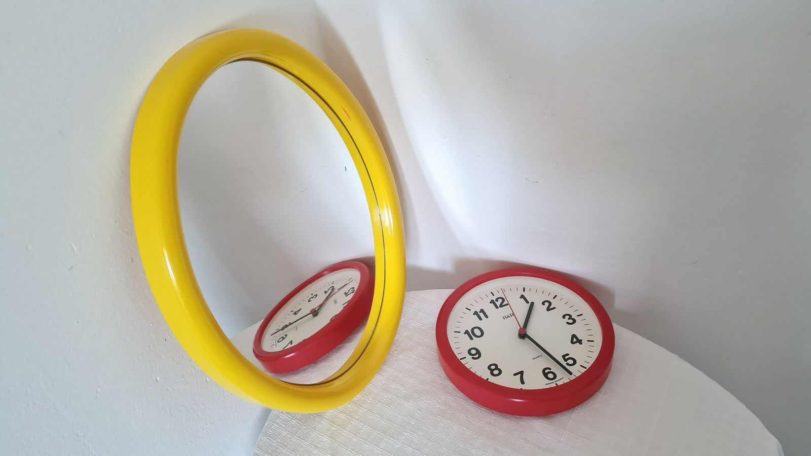 photo furniture Vintage Pop Art Memphis Milano Style Wall Clock Germany Movement H&H
