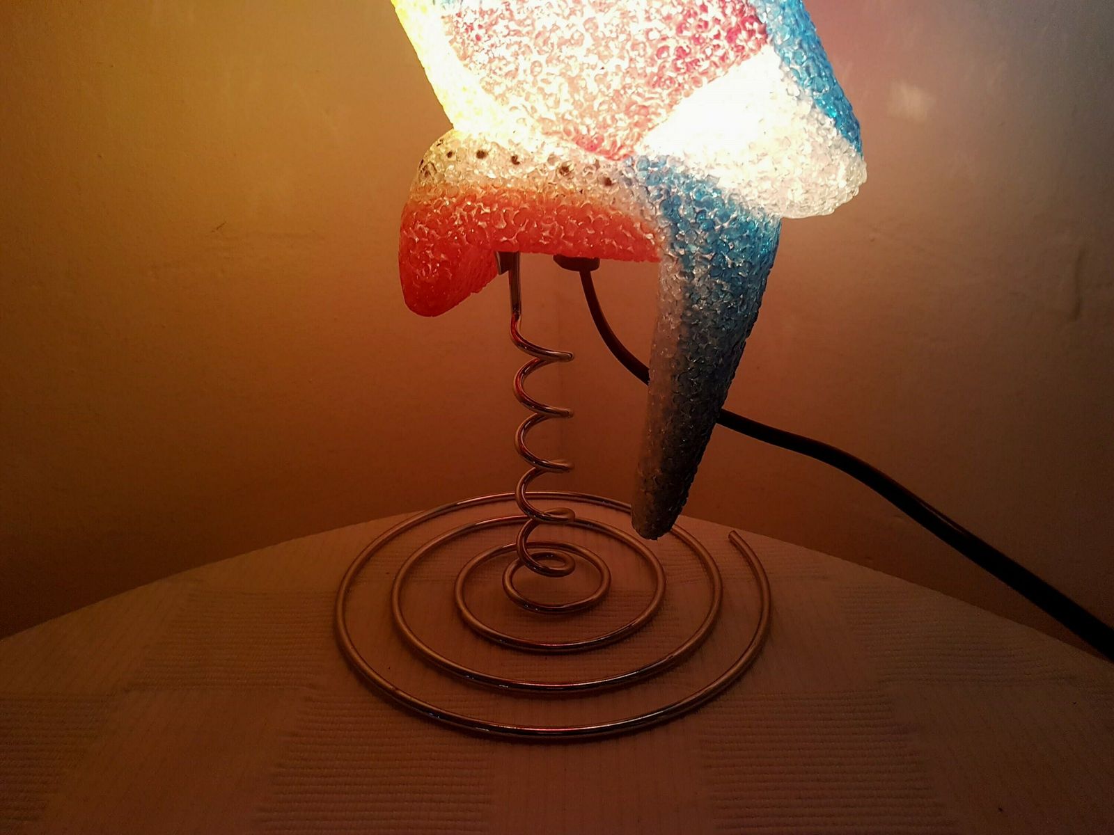 Vintage Popcorn Plastic Parrot Lamp On A Metal Spiral Lovely Accent Lamp photo vintage