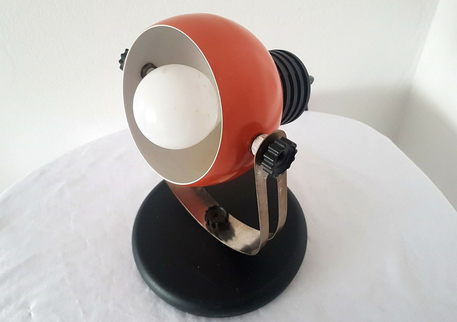Vintage Oranje Bureaulamp – Mid Century Industrieel Retro Metalen Lamp Jaren 70