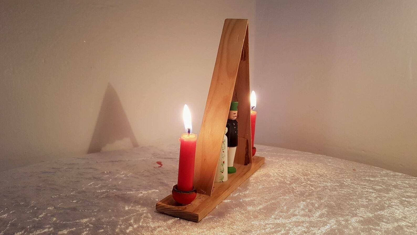 Vintage Duitse Houten Kaarsenhouders, Met De Hand Beschilderd photo Woonaccessoires