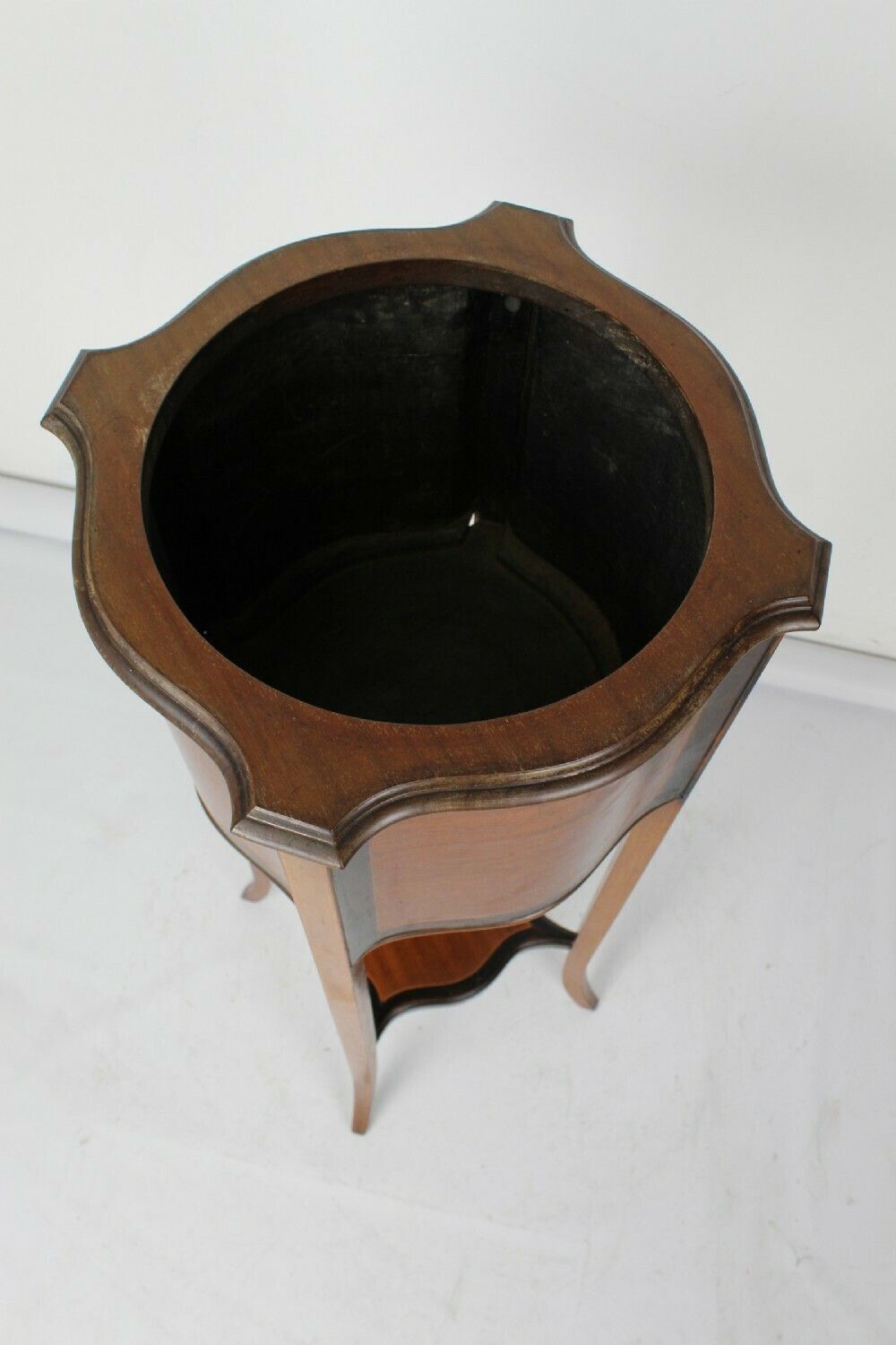 Edwardian Mahogany & Inlaid Jardinière photo vinterior