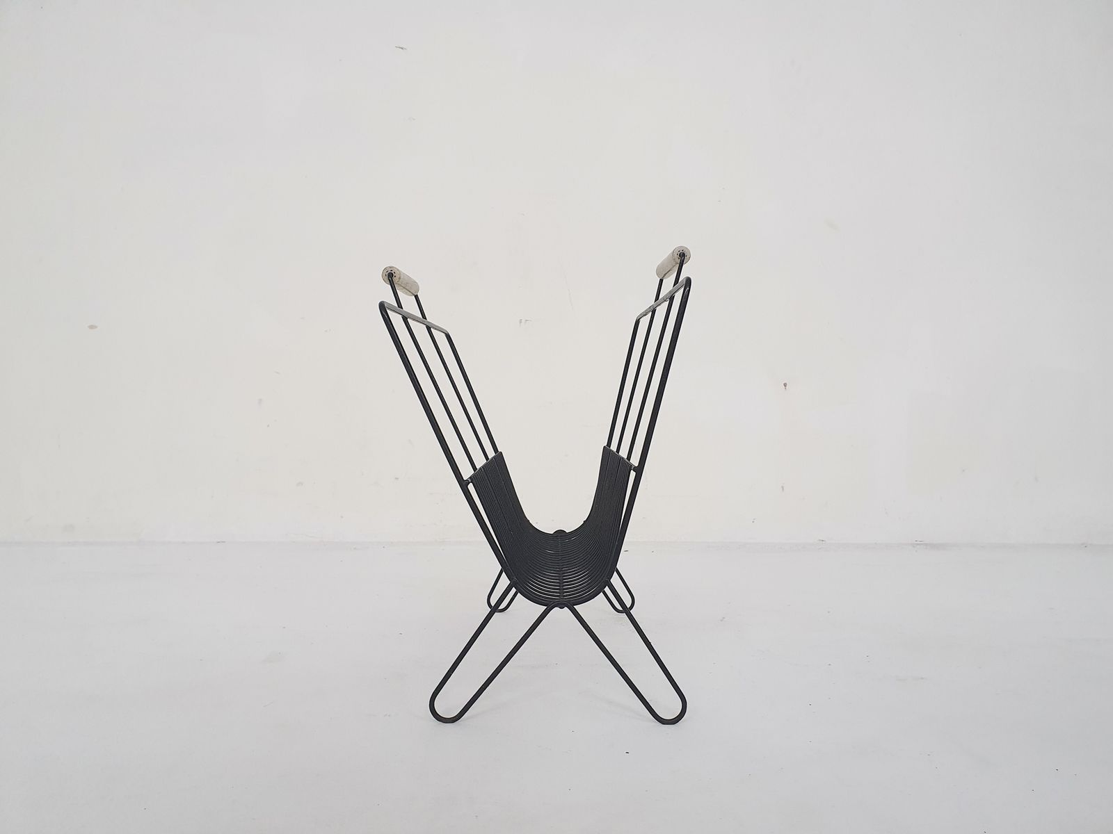 Mid Century Zwart Metalen Tijdschriftenrek, Nederland, Ca. Jaren 1950 photo Woonaccessoires