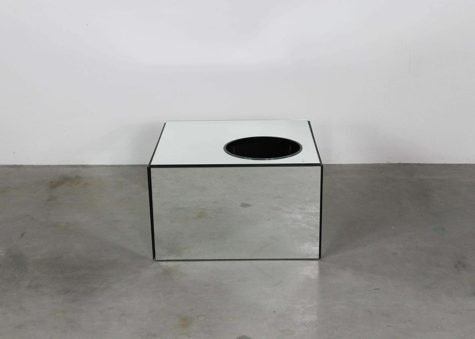 Italian Manufacture Cubic Shape Coffee Table With Wheels And Mirrored Surface photo Furniture