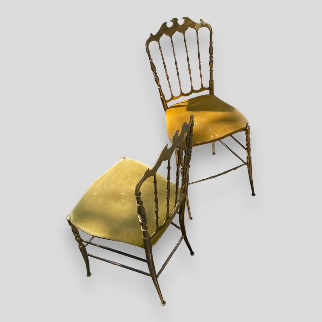 A Stunning Pair Of Mid Century Brass Chiavari Chairs photo vintage