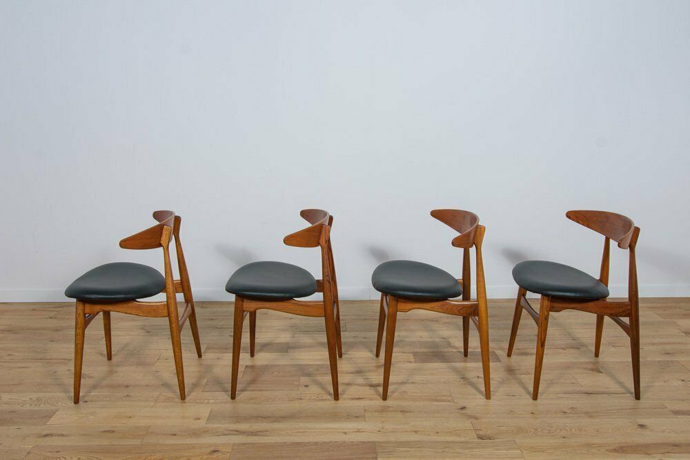 Mid Century Danish Ch33 Dining Chairs By Hans J Wegner For Carl Hansen And Søn 1960s Set Of 4 photo for sale