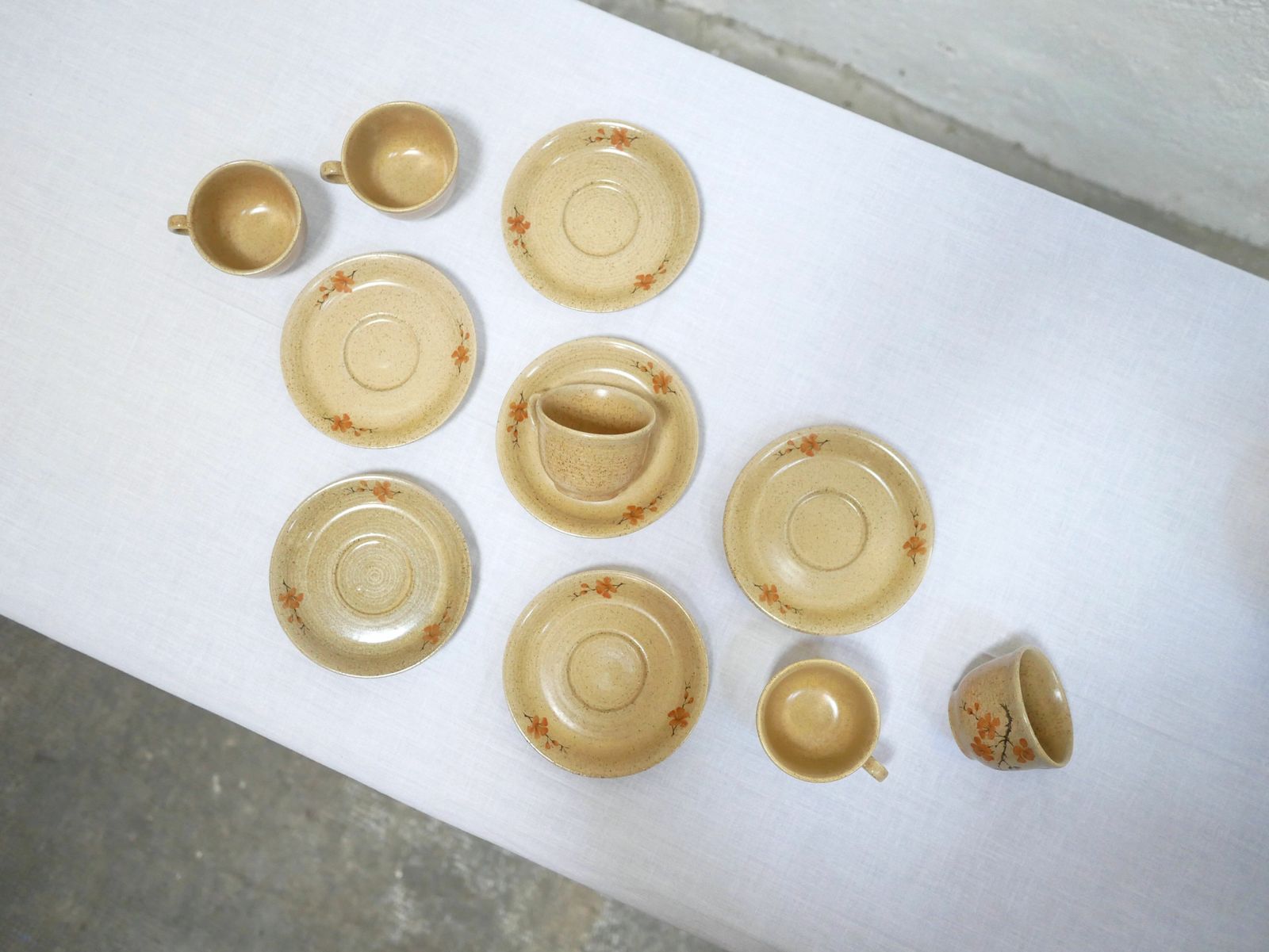 photo vintage Series Of 12 Vintage Porcelain Cups By Maison Revol, France
