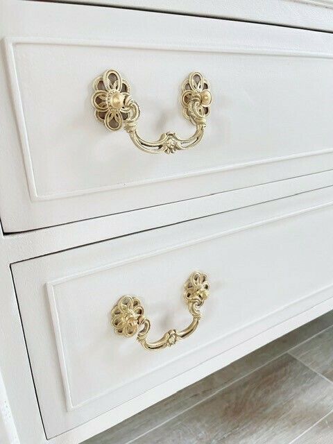 Large Professionally Painted Antique Sideboard. Farrow & Ball Elephants Breath photo vinterior