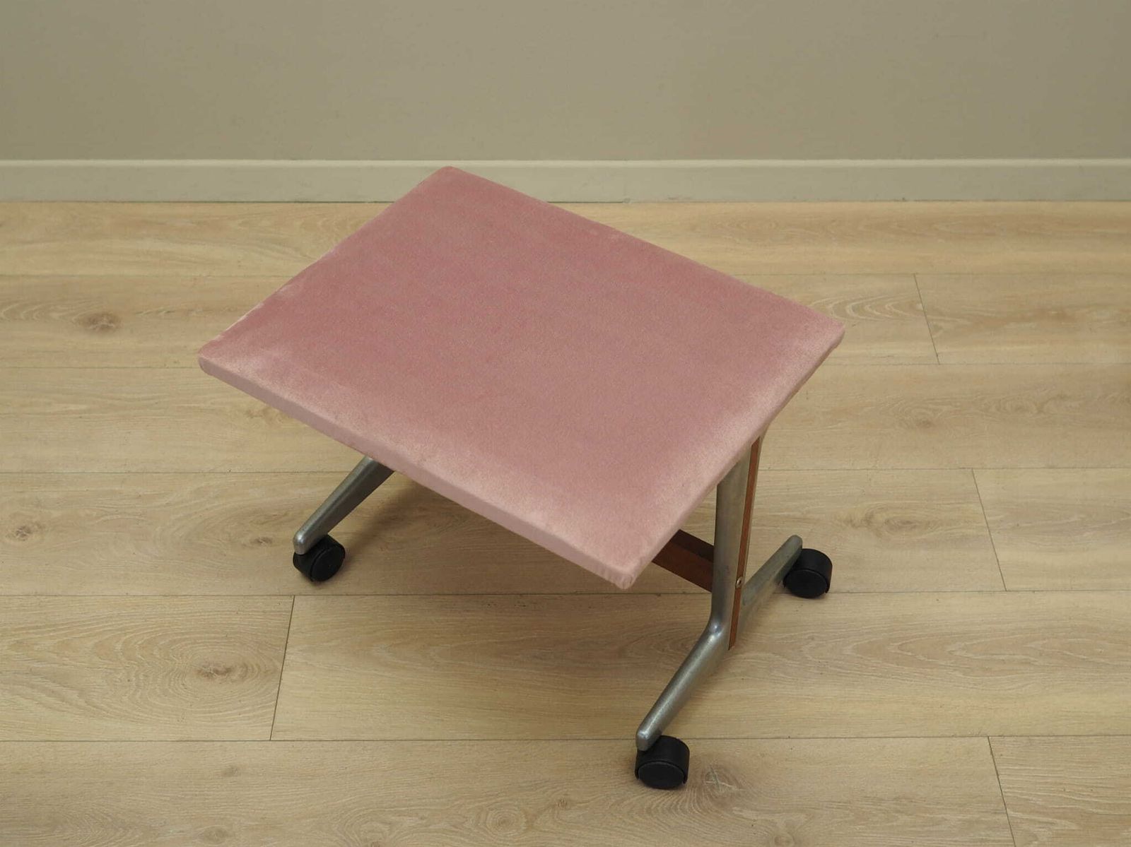 Pink Footrest, Danish Design, 1960s, Production: Denmark photo 429.0