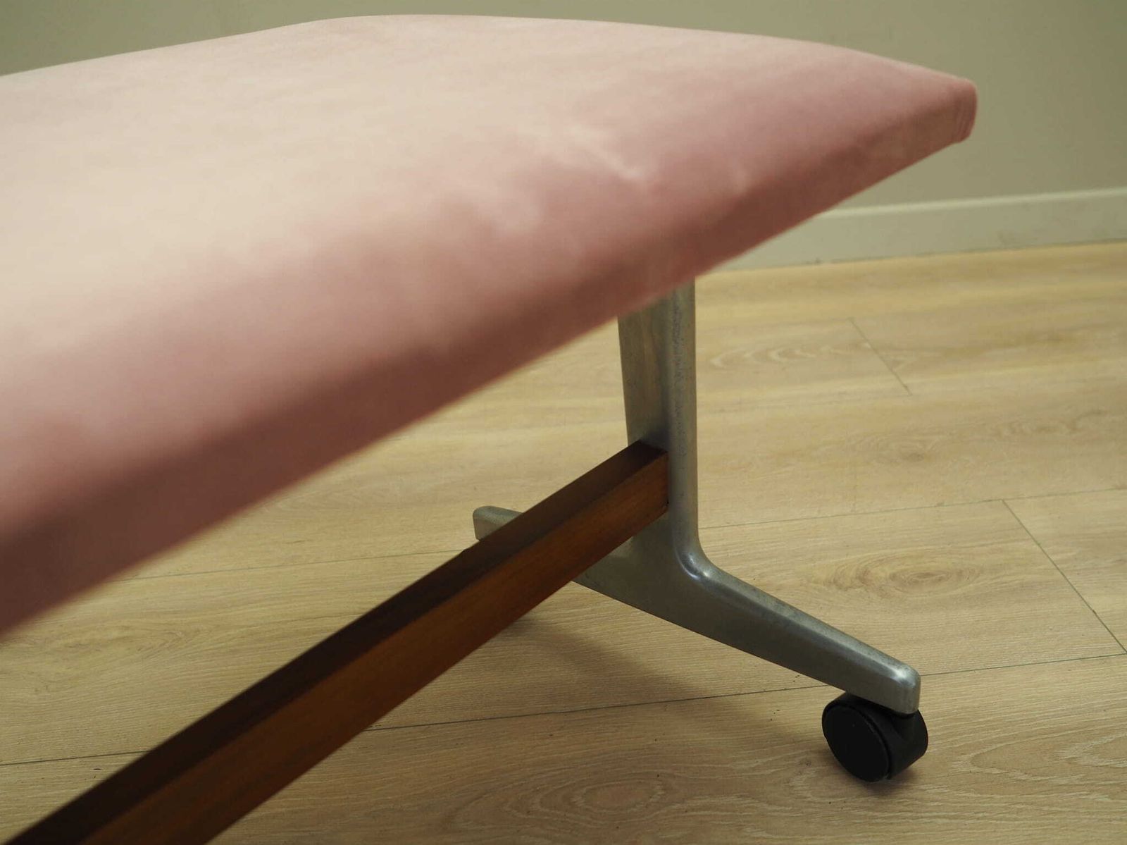 photo furniture Pink Footrest, Danish Design, 1960s, Production: Denmark