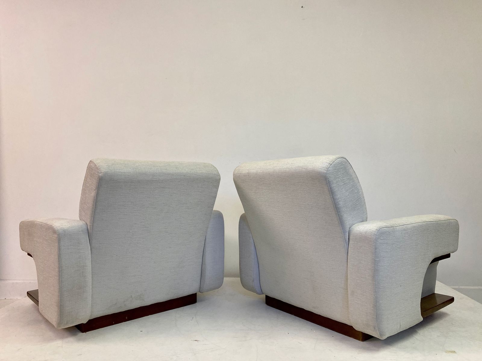 Furniture Pair Of 1970s Italian Lounge Chairs photo