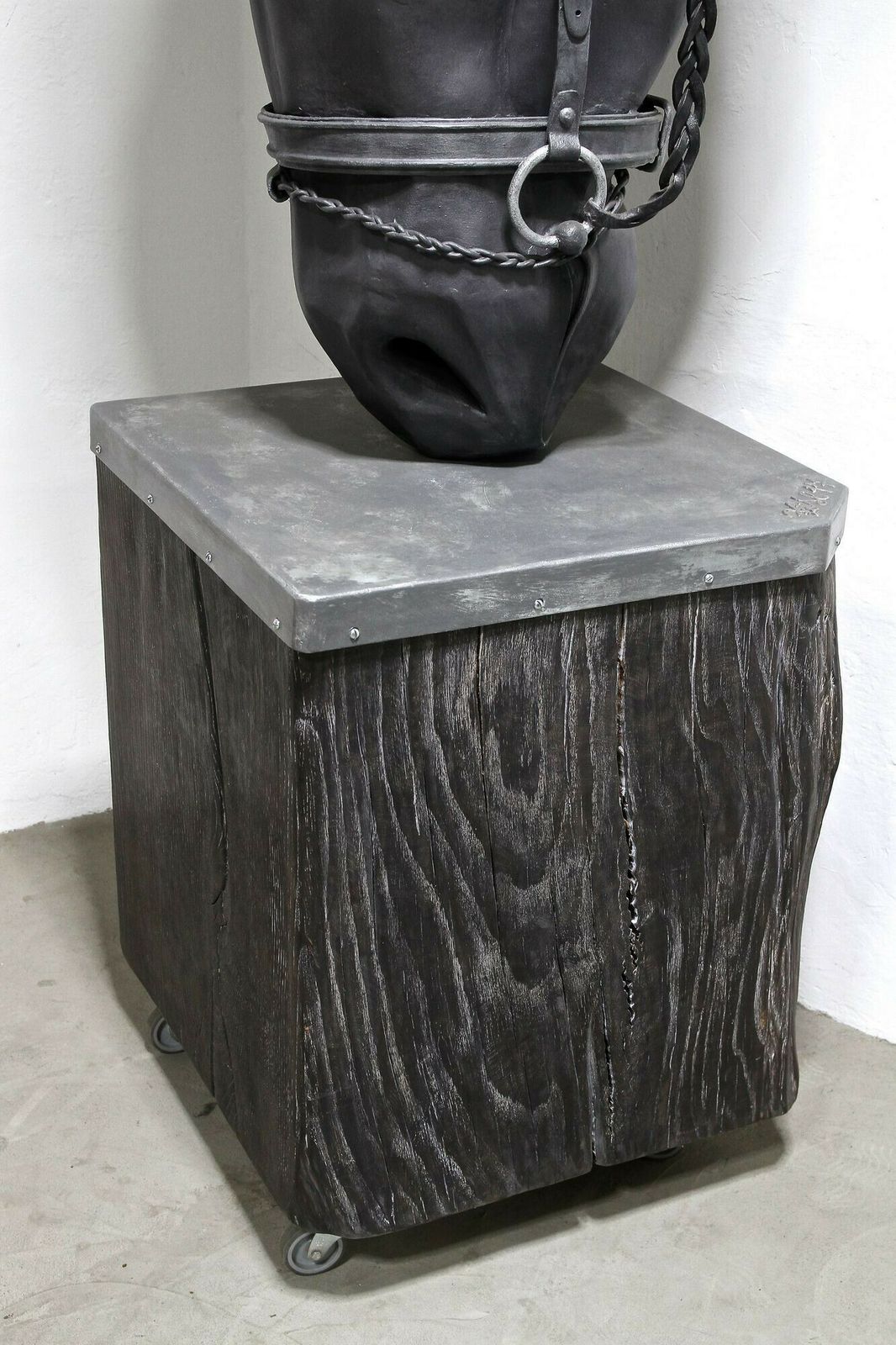 photo vintage Metal Horse Head Sculpture By G. Fössl, Handforged On Charred Oak Base, 2017