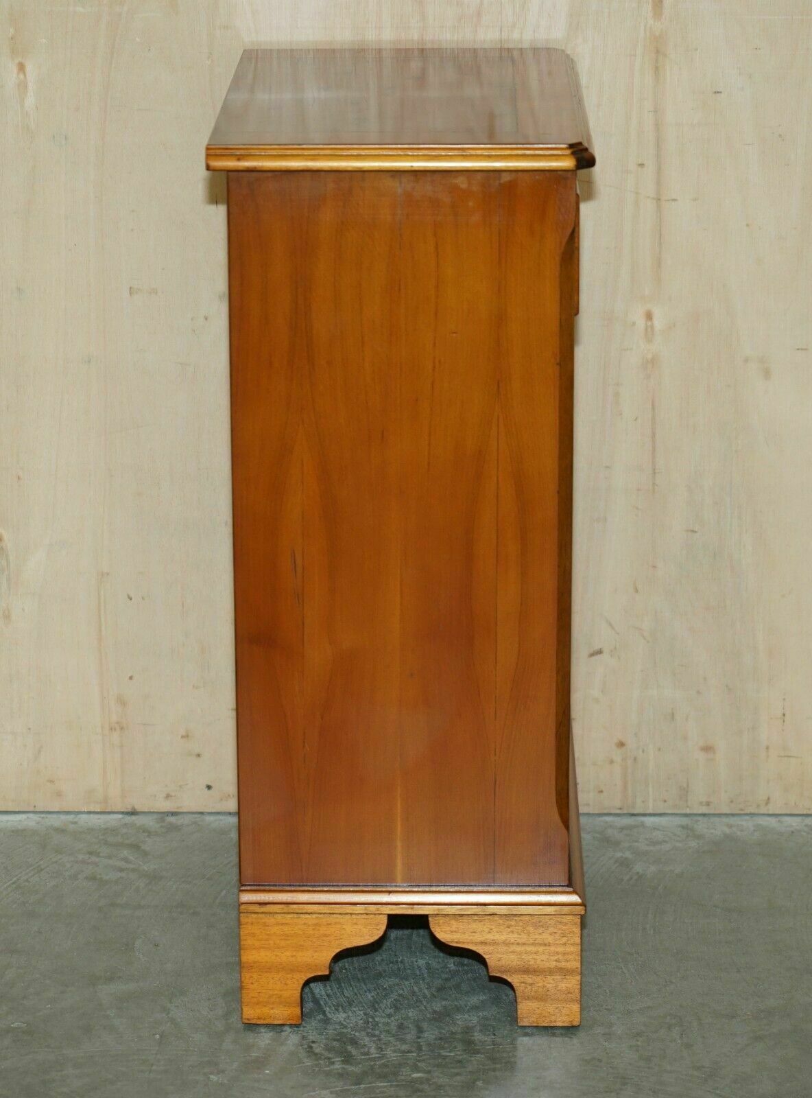 photo vinterior Pair Of Vintage Burr Yew Wood Lamp Side End Wine Tables Open Bookcases