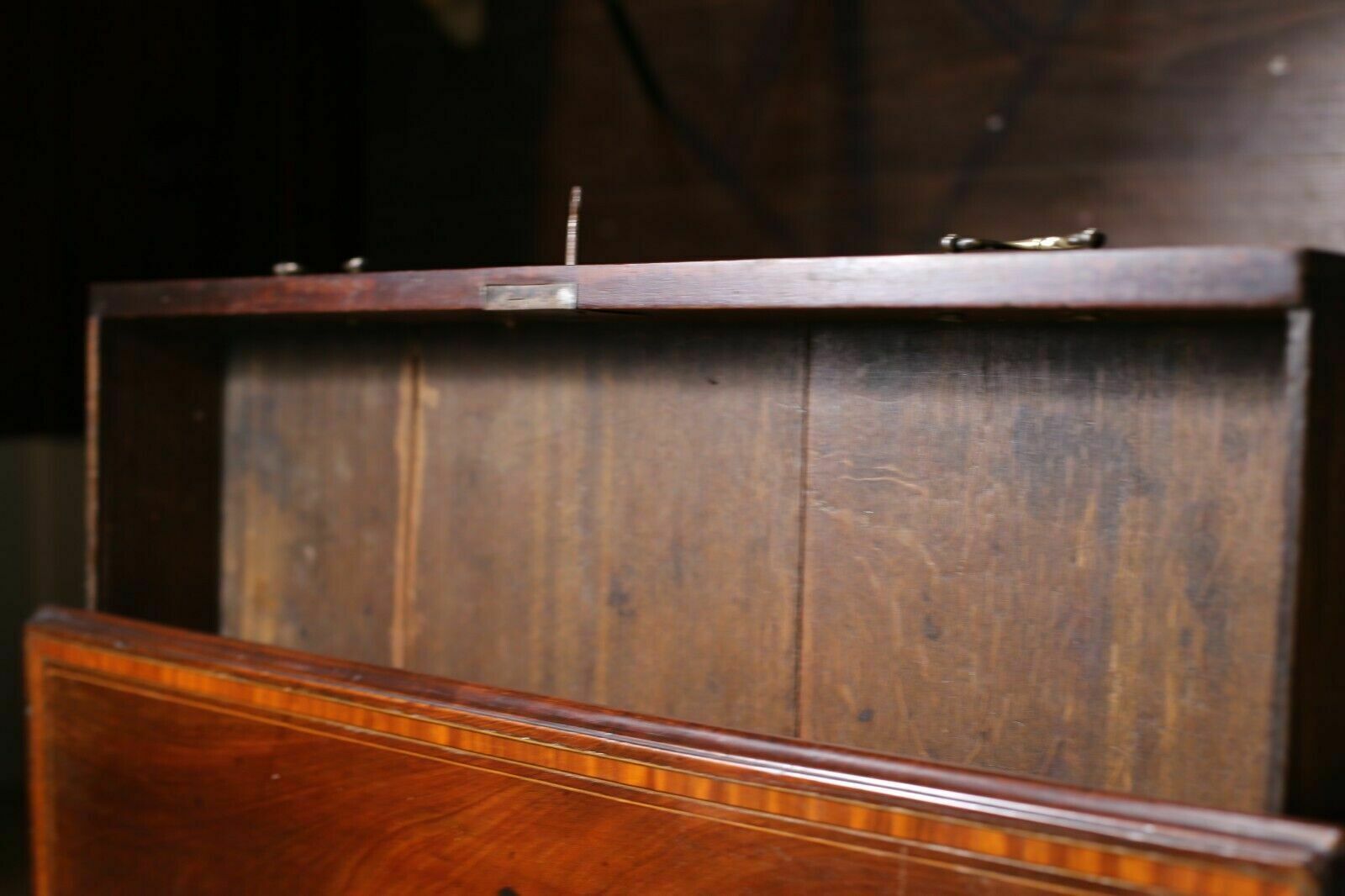 18th Century George III Mahogany Crossbanded Bachelors Chest Of Drawers photo vintage