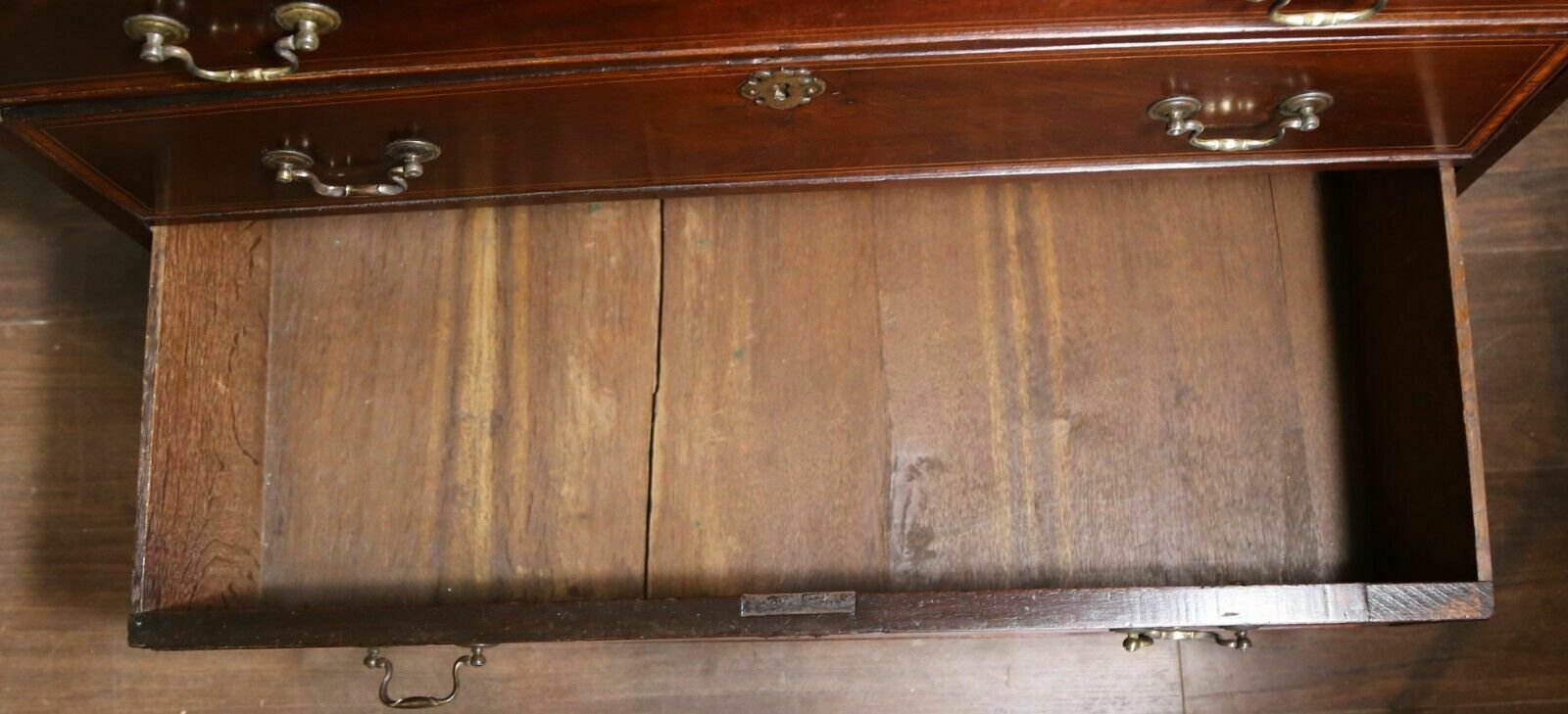 photo for sale 18th Century George III Mahogany Crossbanded Bachelors Chest Of Drawers