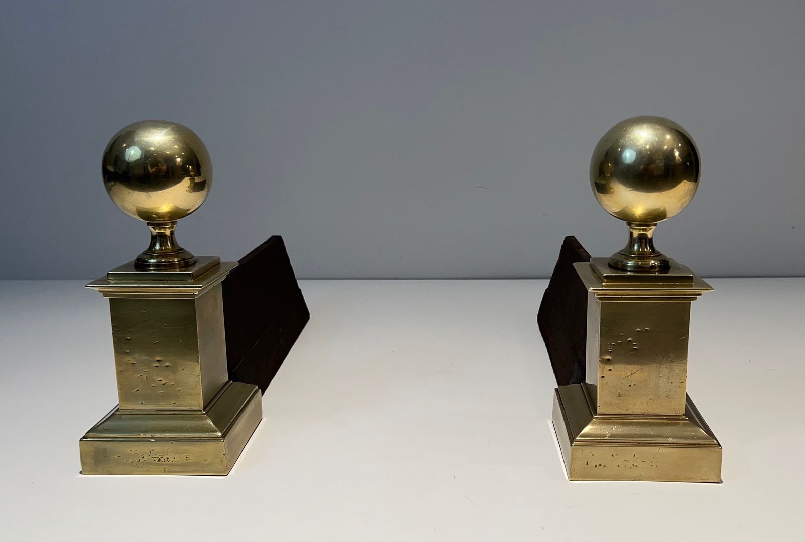 Important Pair Of Brass Andirons photo vinterior