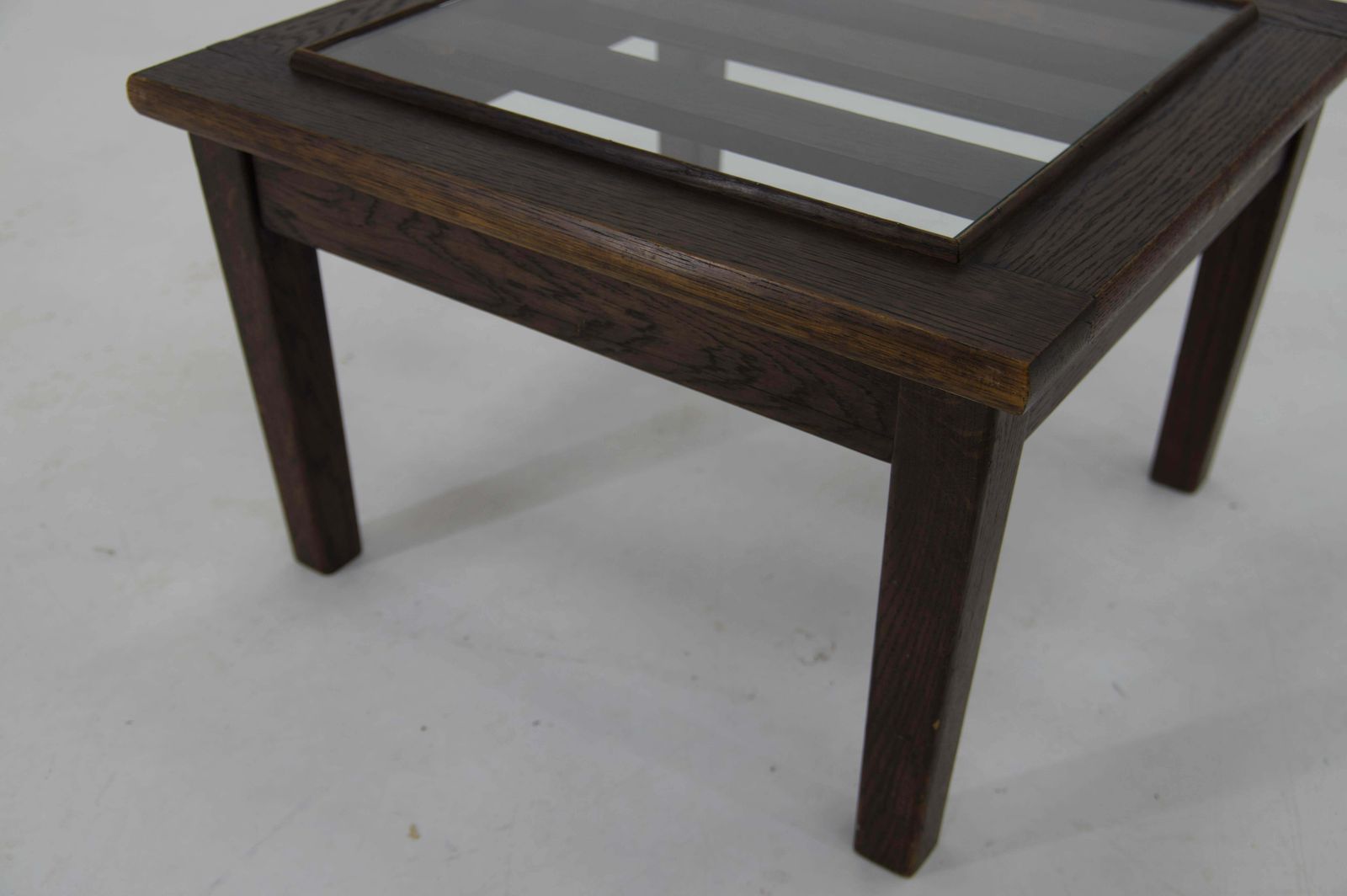 photo furniture Rare Functionalist Side Table By Antonin Heythum, 1930s