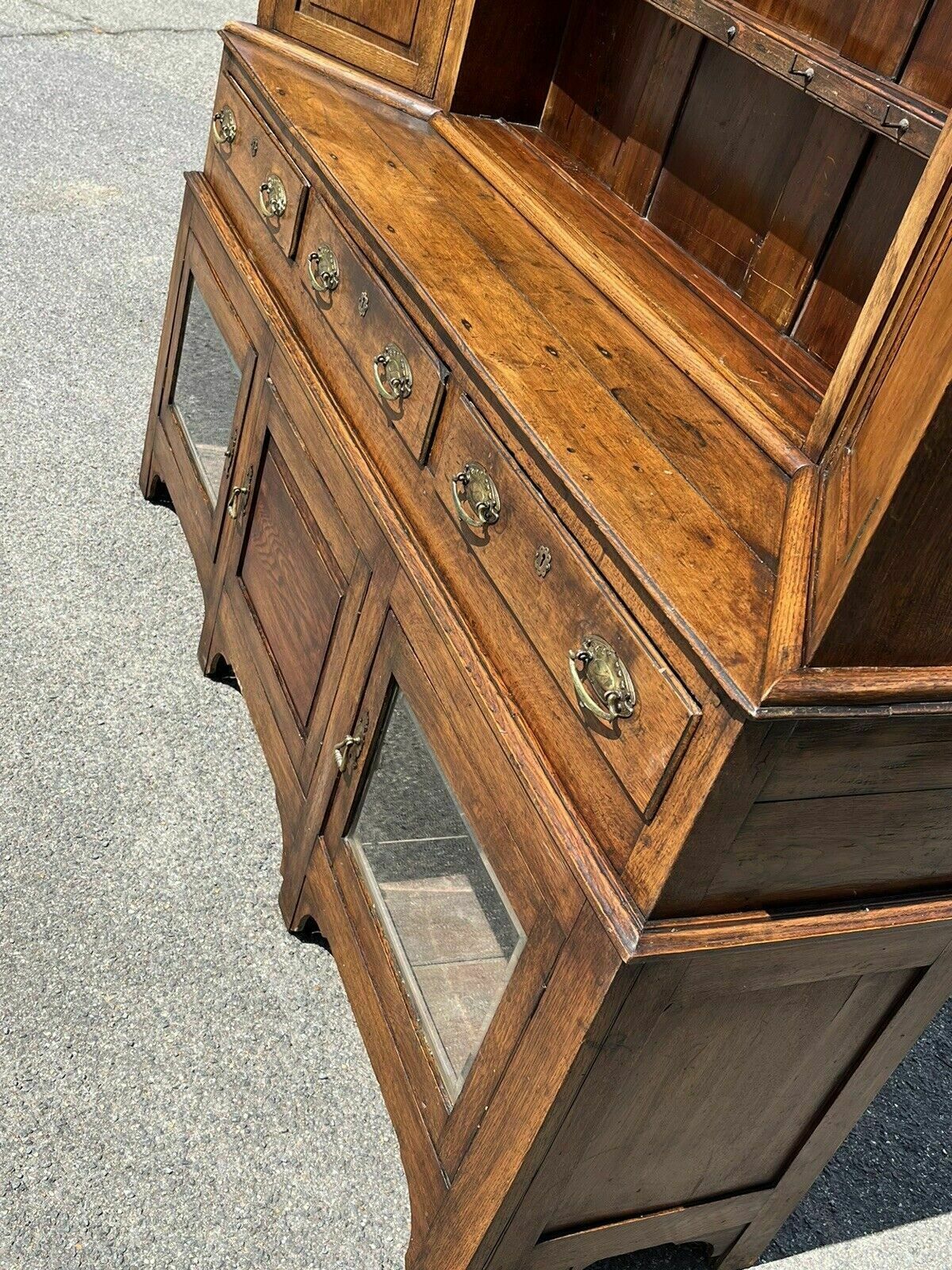 photo vintage Georgian Oak Dresser, Amazing Colour, Loads Of Storage.