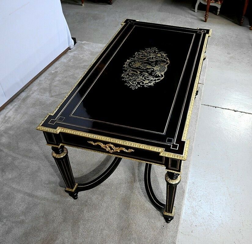 All Sided Desk, Napoleon III Period – Mid 19th Century photo vinterior