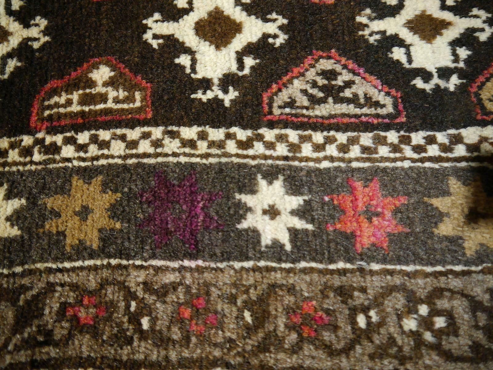 photo vintage Karabagh Rug Hand Knotted In Azerbeijan, Midcentury