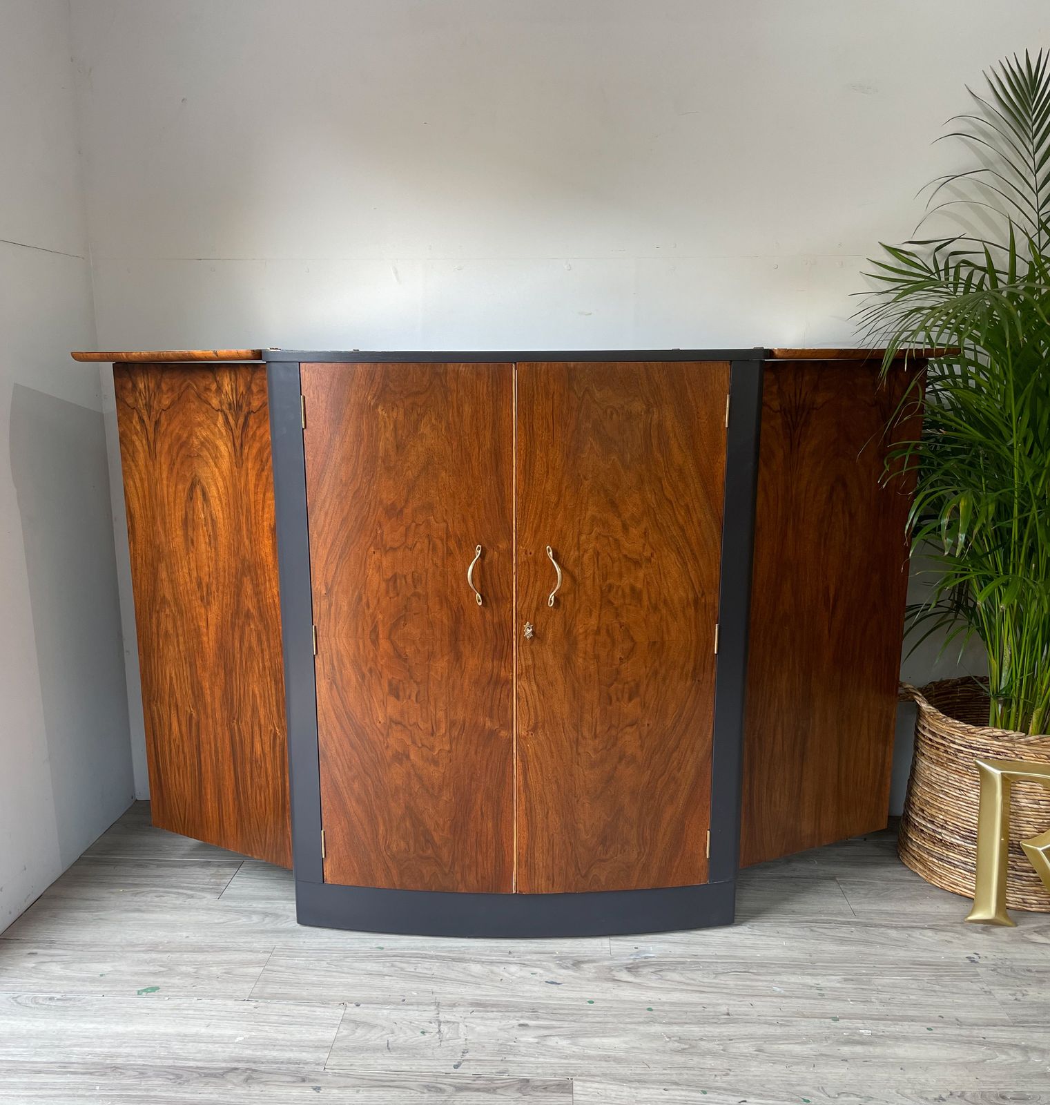 photo buy Metamorphic Drinks Bar By Turnidge Of London Refurbished
