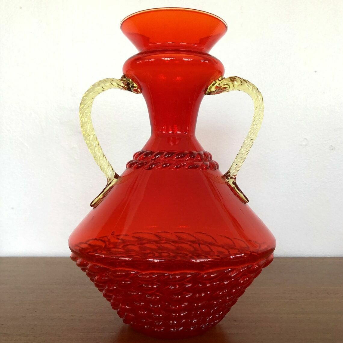 Mid Century Italian Red Glass Vase Basketweave Texture Amber Handles Empoli 60's photo vinterior