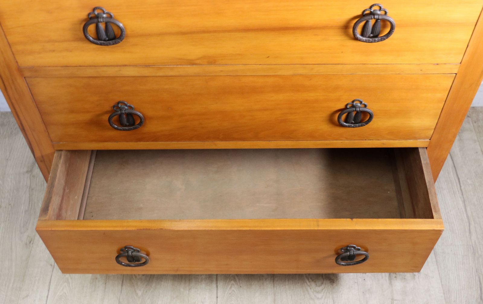 A Lovely Late Victorian American Walnut Chest. photo vintage
