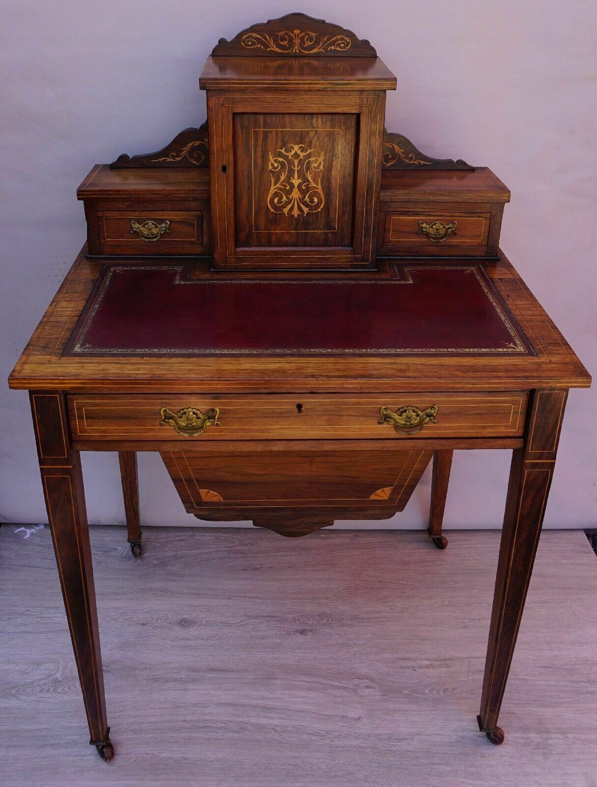 photo furniture Desk Antique