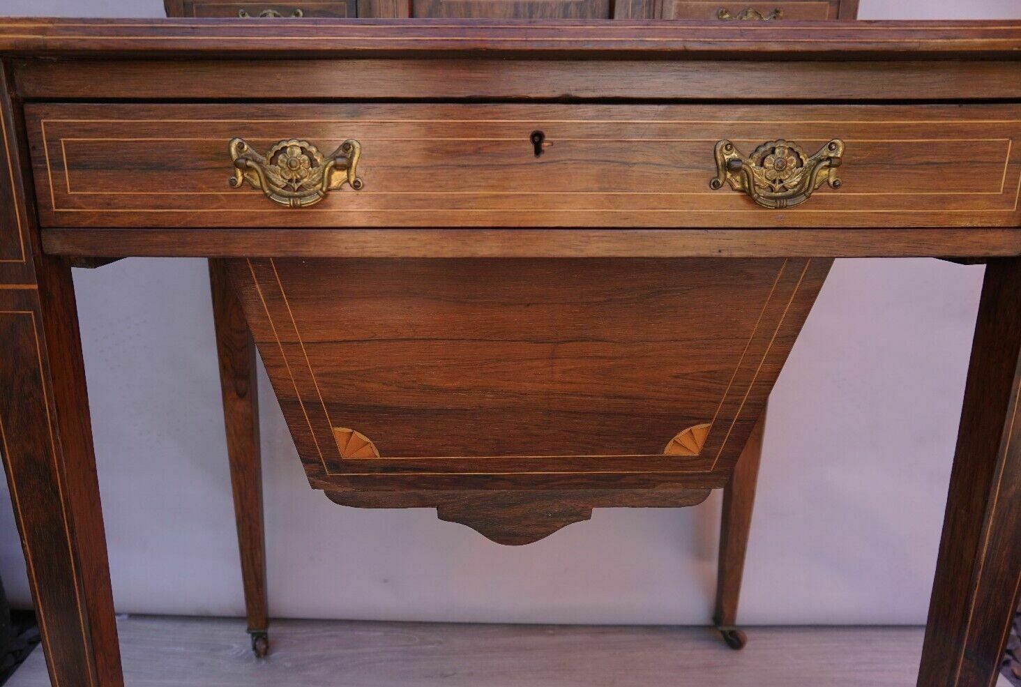 photo vintage Desk Antique