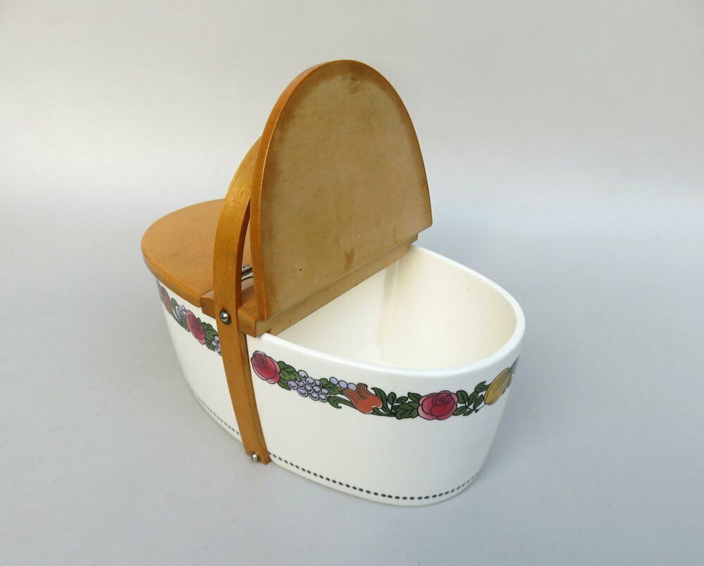 photo vinterior Art Nouveau Pastry Box In Ceramics And Wood, 1890s