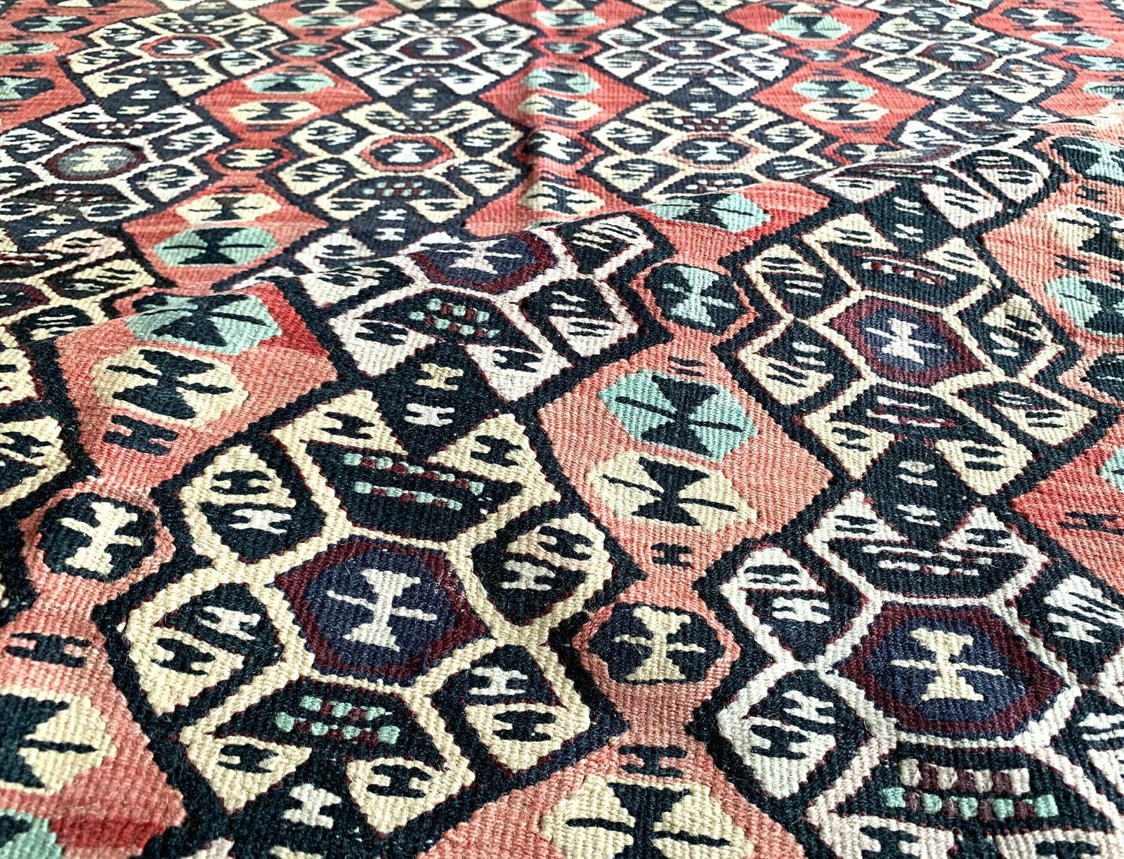 photo furniture Traditioneel Turks Kilimkleed, Vintage Anatolisch Turks Kelim 142x100 Cm