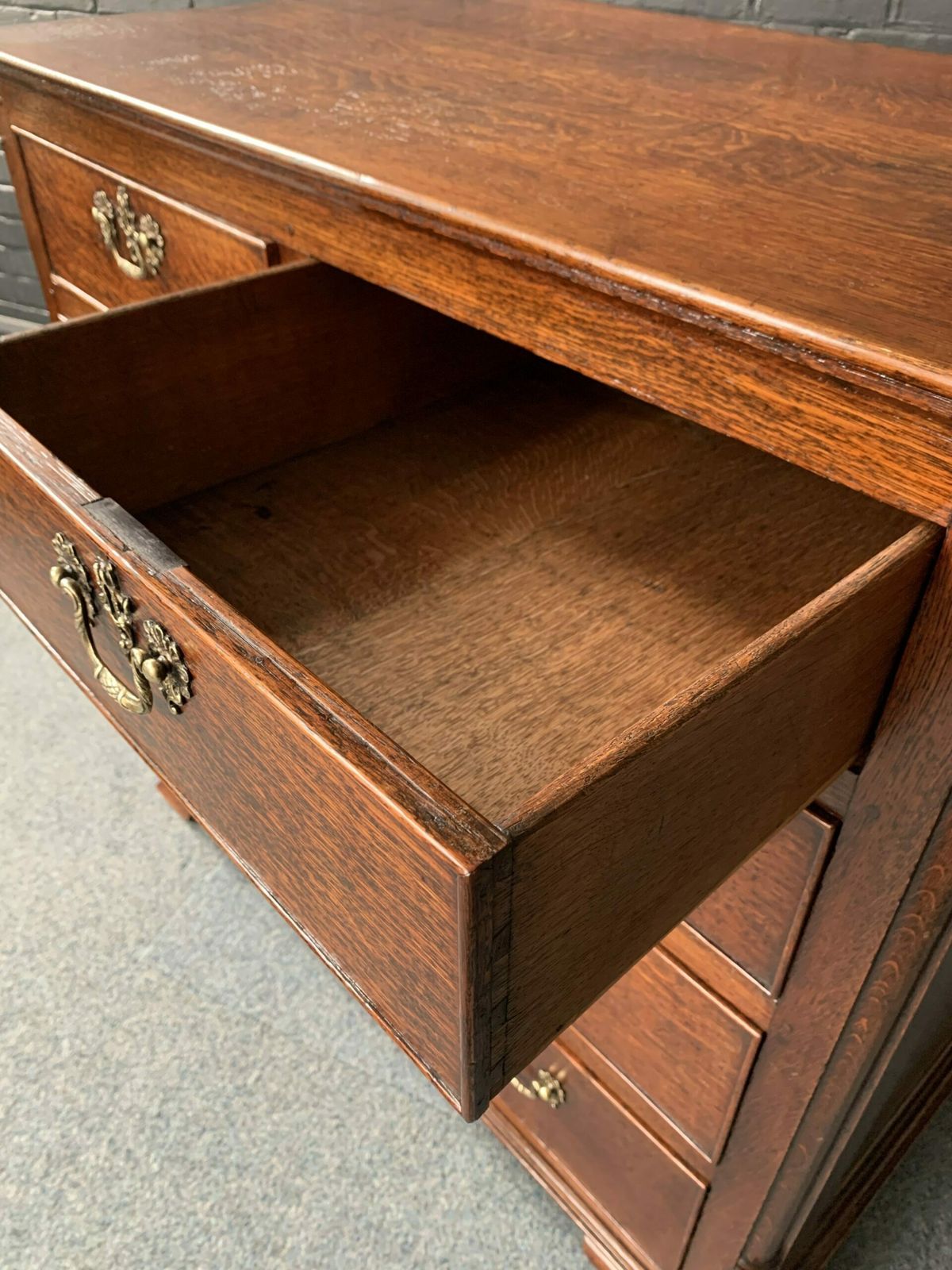 Fine Quality George III Oak Chest Of Drawers photo vintage
