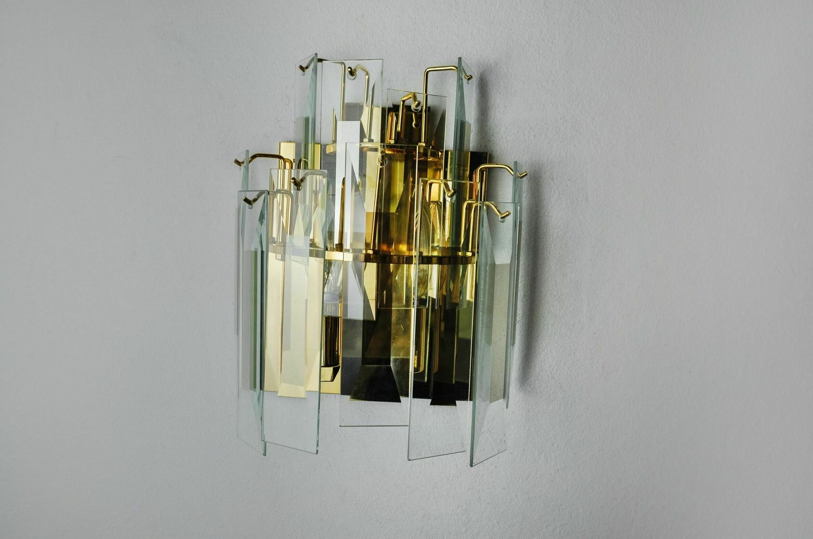 Venini Wall Lamp, Cascading Bevelled Glass, Italy, 1970 photo furniture