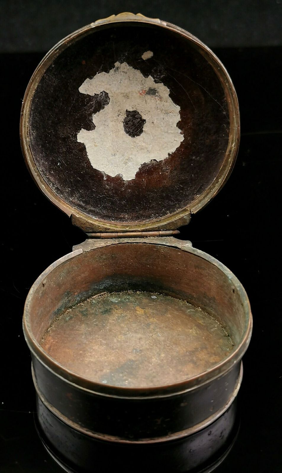 Antique Hand Painted Lacquered Snuff Box, Coastal Scene photo 130.0