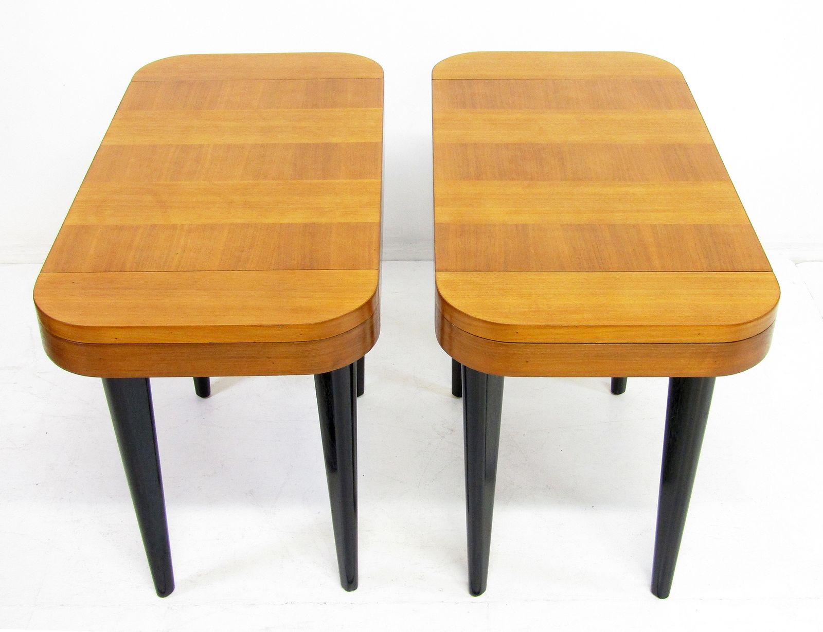 Two Paldao Line Art Deco End Tables By Gilbert Rohde For Herman Miller, C 1940 photo for sale