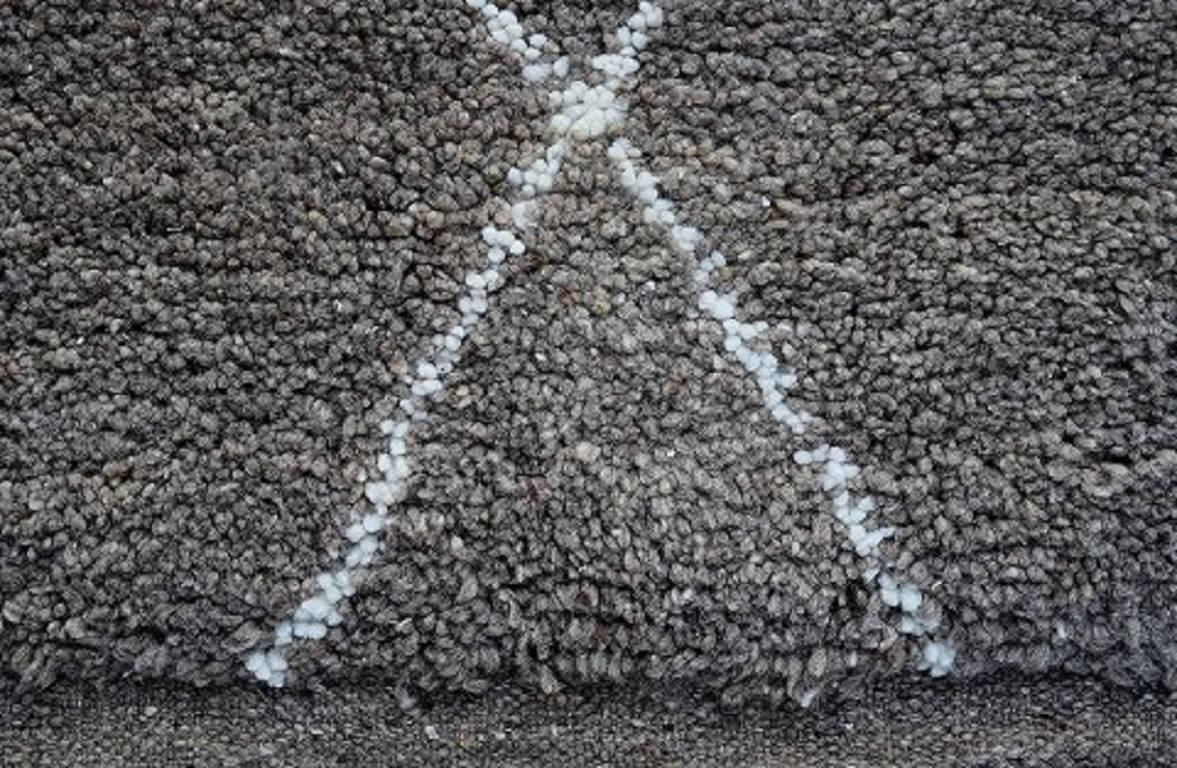 Hand Knotted Beni Ouarain Moroccan Tribal Rug, Made Of Gray Wool photo for sale