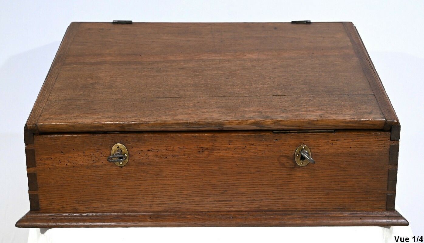 Rare Oak Money Changer Chest   Mid 19th Century photo vinterior
