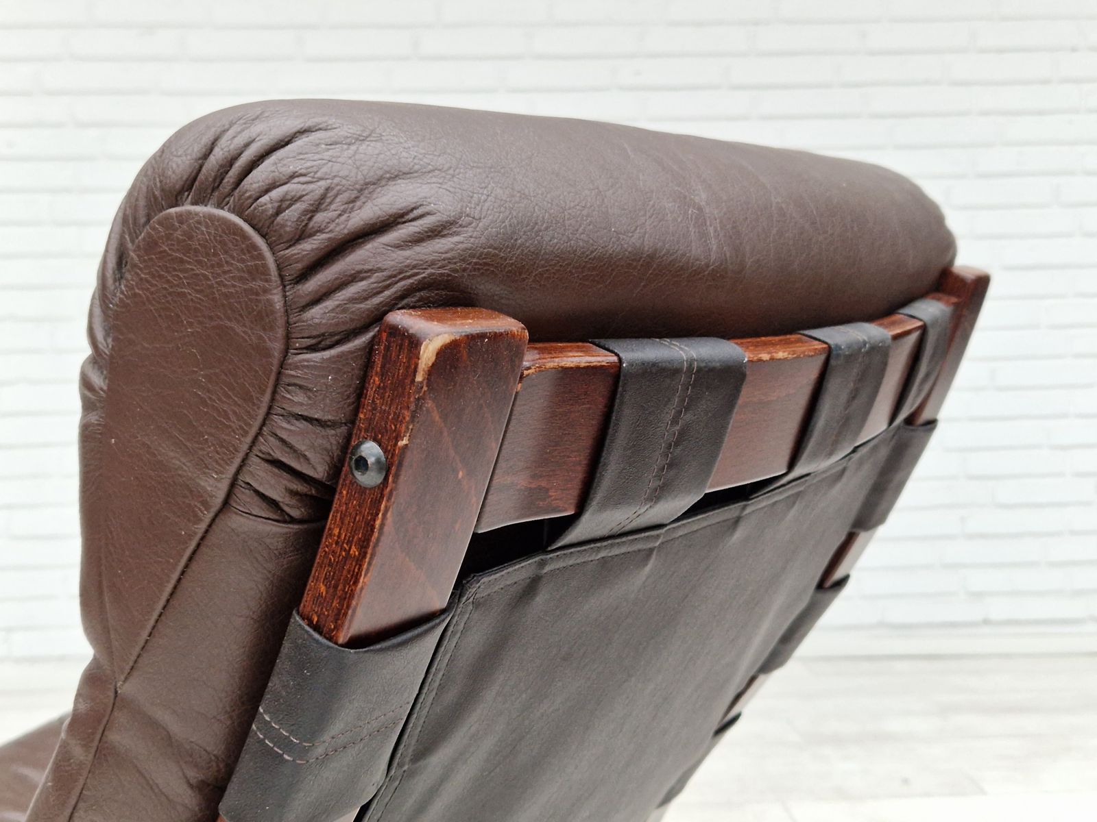 Jaren 1970, Noors Design. Loungestoel Model "Kengu" Van Else En Nordahl Solheim Voor Rybo Rykken. photo vintage