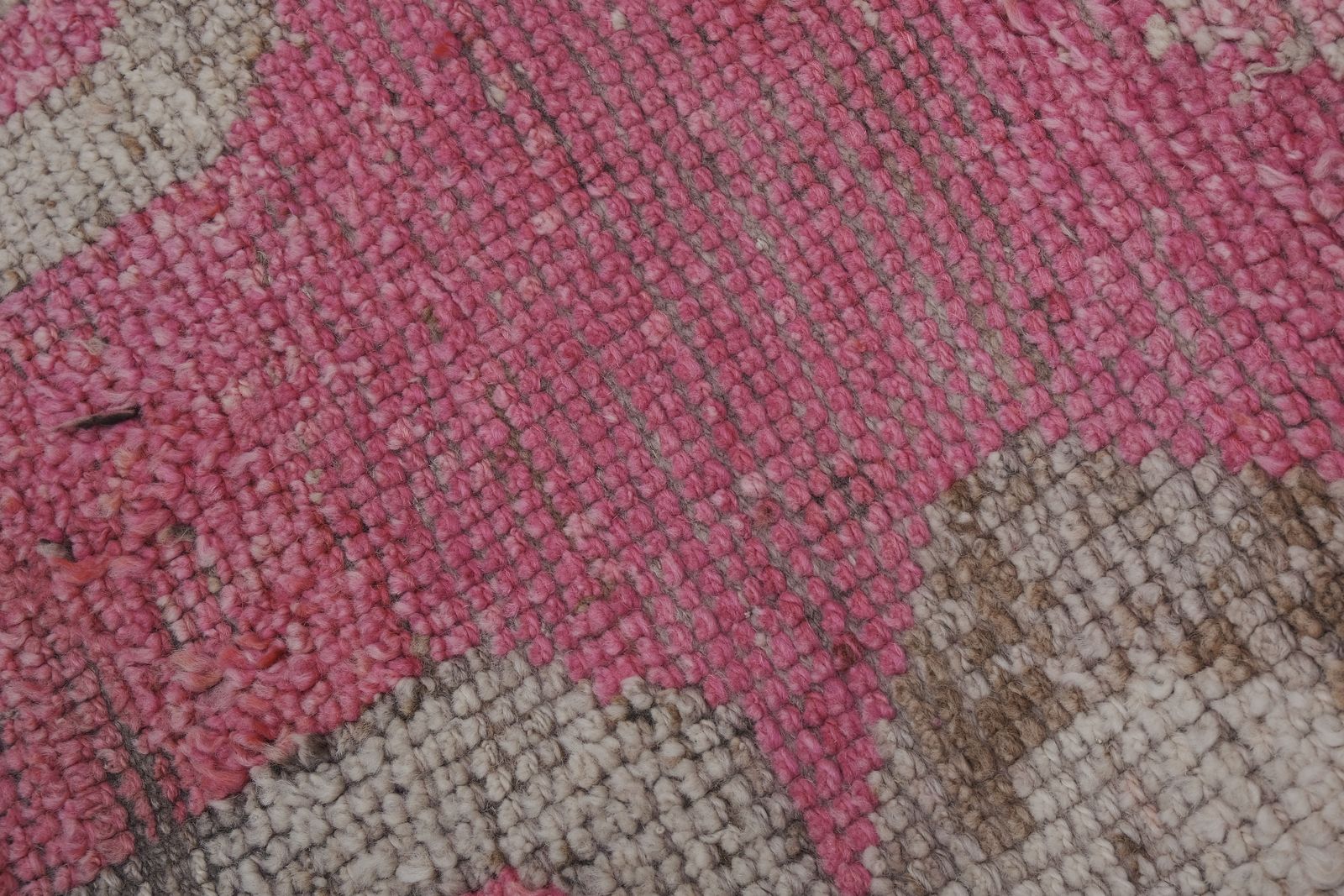 1960s Hand Knotted Two Human Pictorial Rug 3'2'' X 10'5'' photo vinterior
