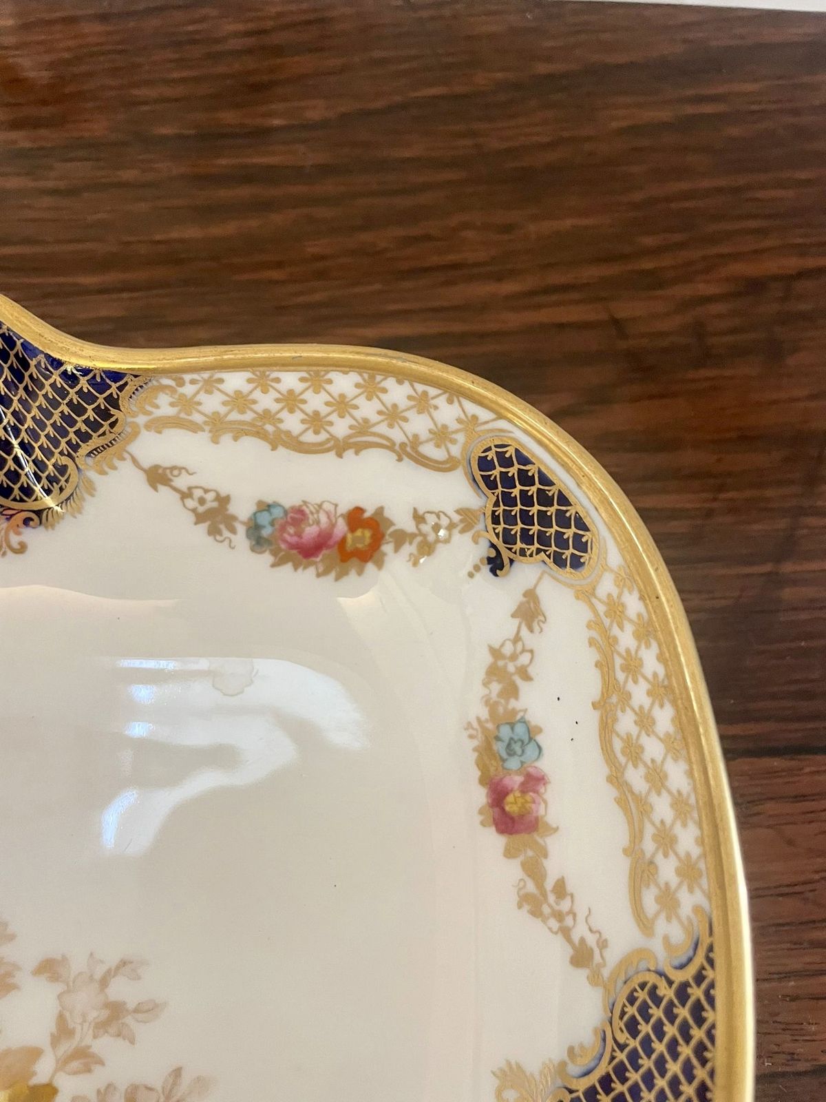 Superb Quality Pair Of Antique Hand Painted Wedgwood Shaped Dishes photo for sale