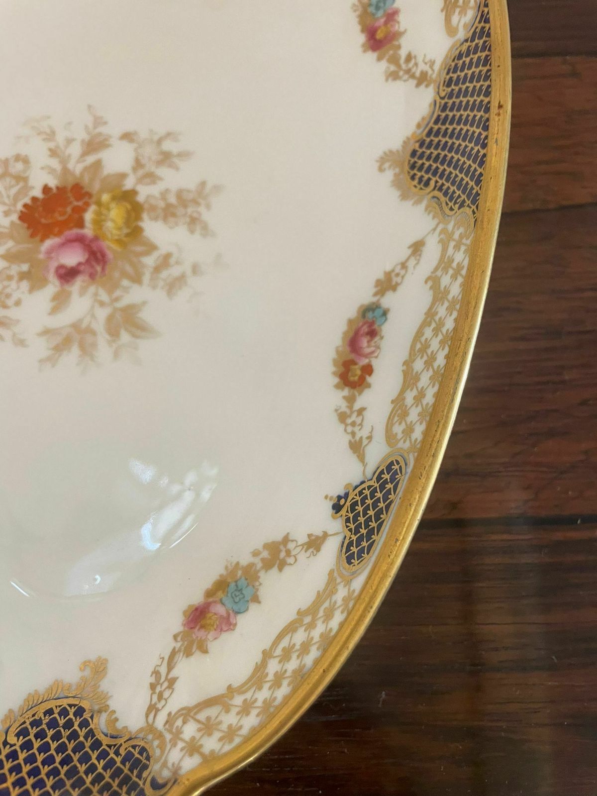 Superb Quality Pair Of Antique Hand Painted Wedgwood Shaped Dishes photo vinterior