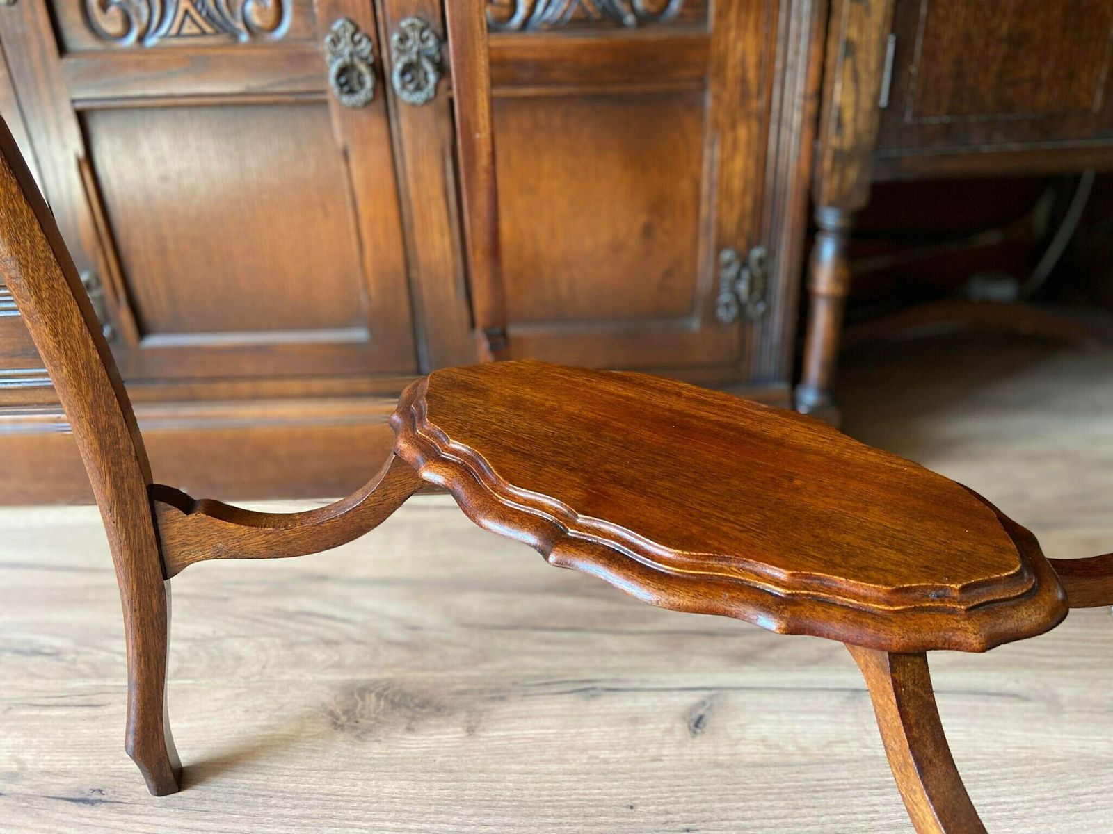 Antique Victorian Mahogany Oval Foliate Carving Window Table / English 19th Century photo buy
