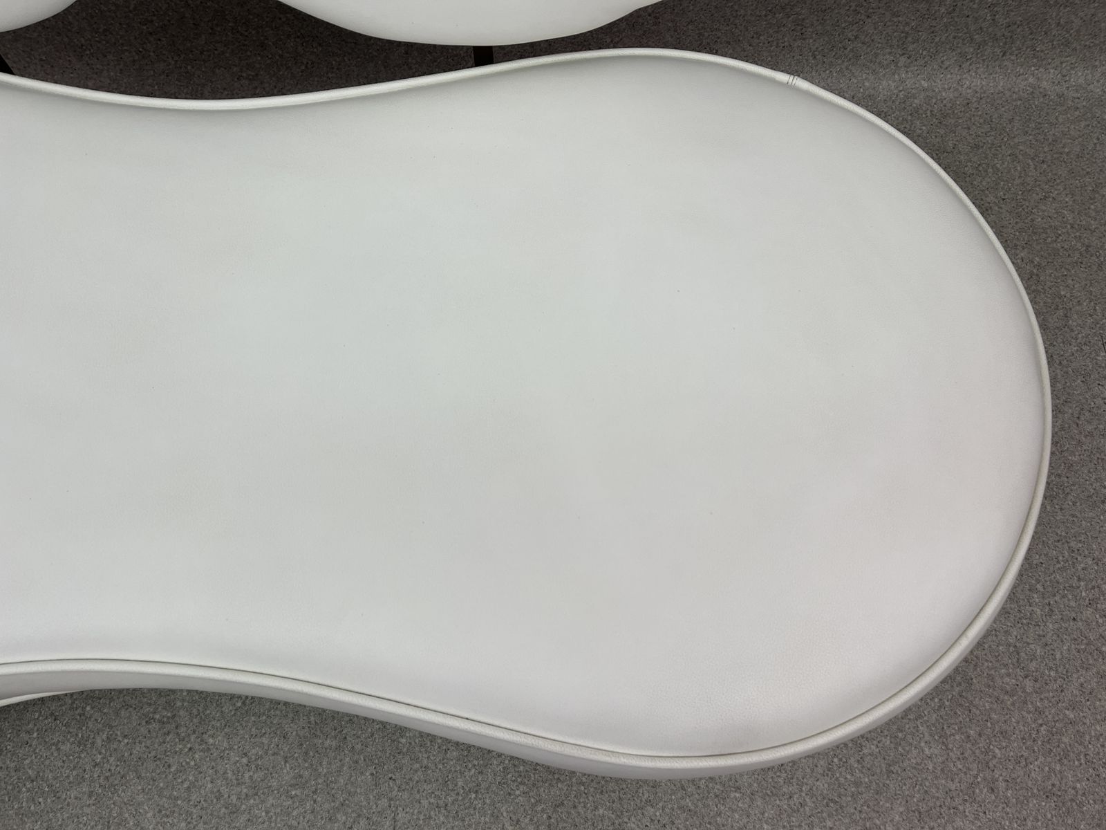 photo vintage Unique Design Italy White Leather Fiammette Heart Sofa By Domusnova