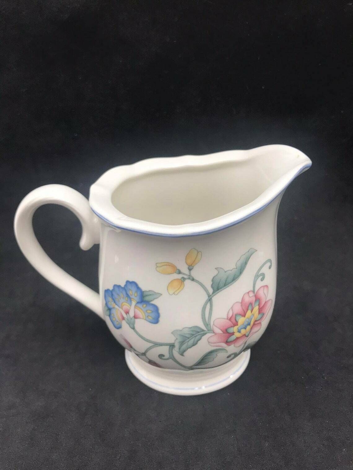 Melkkannetje Villeroy & Boch Delia Shabby Pastel Pitcher Porselein Vervangend Servies Roomkannetje Hostess Gift photo furniture
