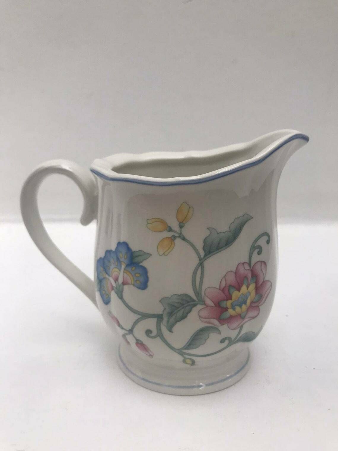 Milk Jug Creamer Villeroy And Boch Delia Shabby Pastel Pitcher Porcelain China Replacement Ancient China Cream Pot Hostess Gift photo for sale