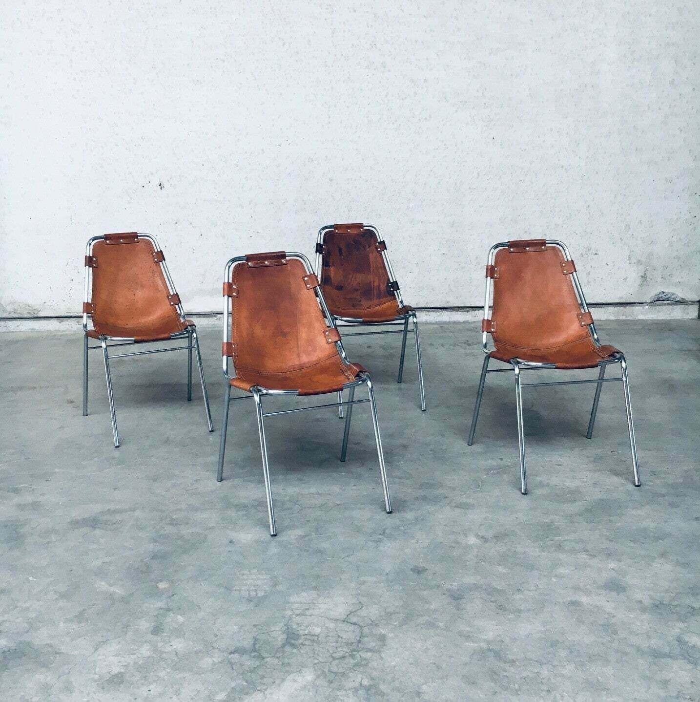 photo for sale "Les Arcs" Eetkamerstoelen Van Dal Vera, Geselecteerd Door Charlotte Perriand, Italië, Jaren 1960
