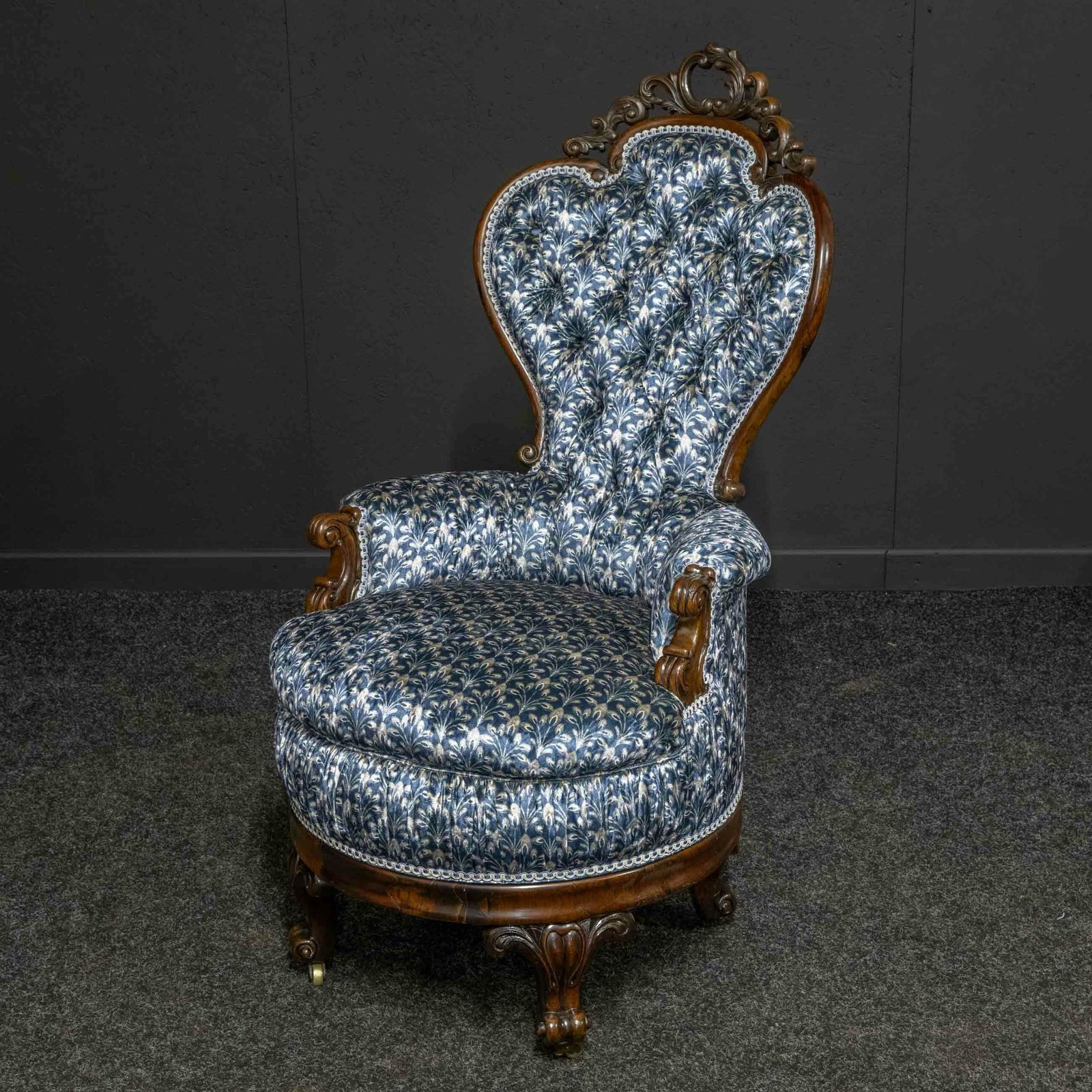 photo furniture Victorian Liner Chairs, 1800s, Rosewood