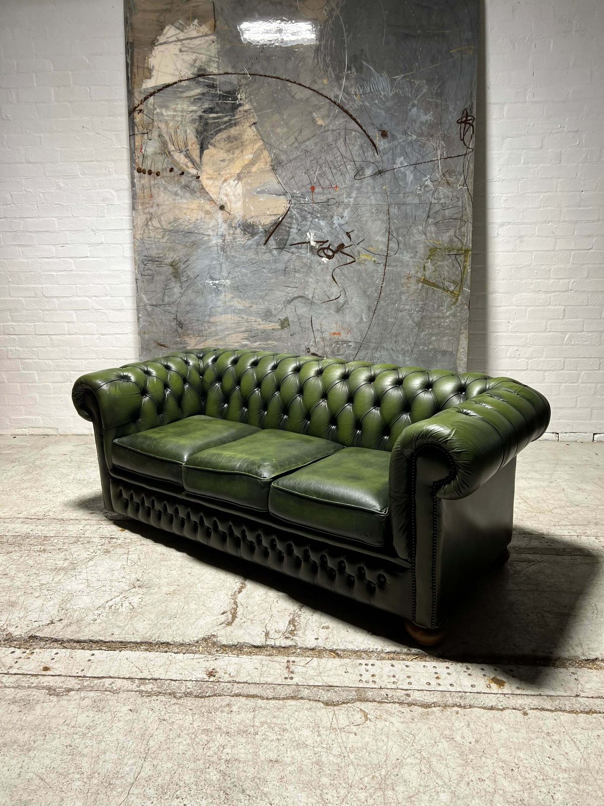 Lovely Twice Loved Forest Green Leather Chesterfield 3 Seat Sofa photo 1899.0