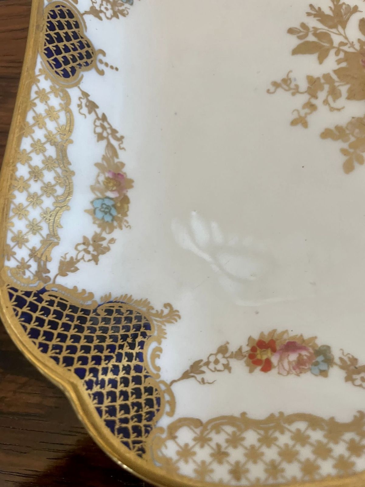 Superb Quality Pair Of Antique Early 20th Century Hand Painted Wedgwood Shaped Dishes photo Home Decor