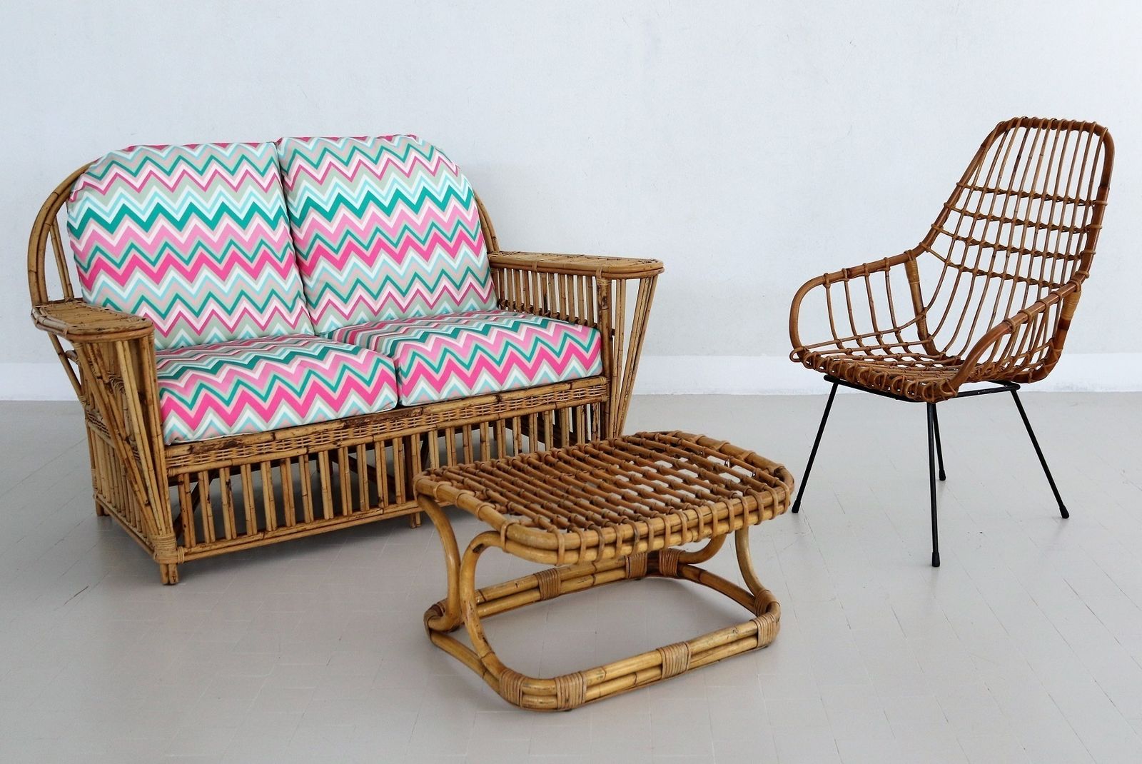 photo vintage Italian Mid Century Bamboo And Rattan Sofa With New Upholstery, 1980s